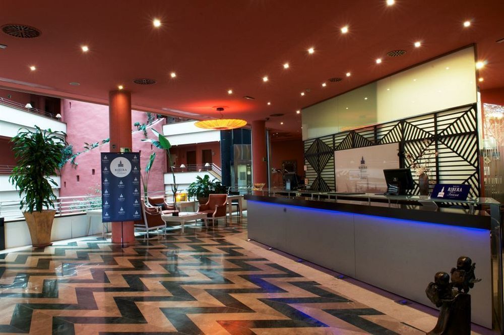 โรงแรมริเบรา เด ตรีอานา เซบีญา ภายนอก รูปภาพ